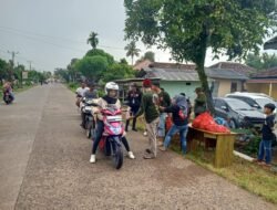 LSM Trinusa Tubaba Bagikan Takjil Gratis Bagi Pengguna Jalan Dan Buka Bersama
