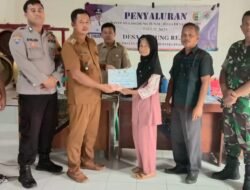 Pemdes Gunung Rejo Way Lima Serahkan Bantuan BLT DD Serta Insentif Kader dan Pekerja Desa