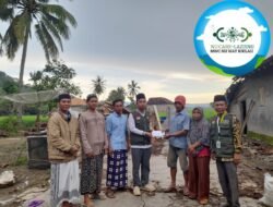 Lazisnu Way Khilau Serahkan Bantu Kepada Warga Yang Terkena Musibah Rumah Roboh Akibat Hujan Angin