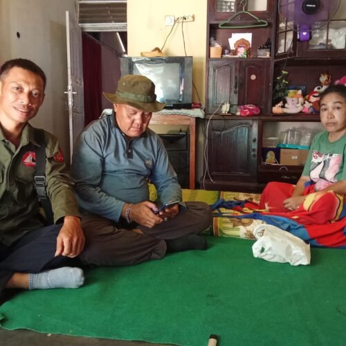LSM Trinusa Jenguk Anggota Yang Sakit