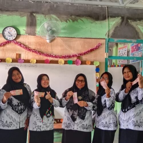 Pemerintah Tiyuh Marga Kencana Bagikan Insentif Guru TK 