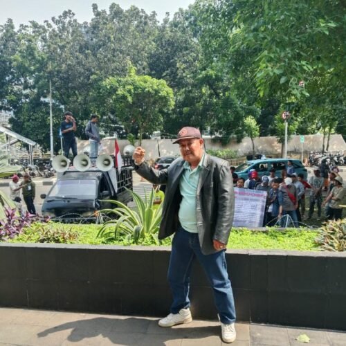 FERDI LAMBARDO KETUA LSM TRINUSA DPC LAMPUNG SELATAN MEMINTA COPOT JABATAN MANAGER OPERASIONAL BANK LAMPUNG CABANG LAMPUNG SELATAN