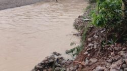 Warga Tajur Trauma Di Waktu Banjir Tiba Menghantam Tanggul Sungai