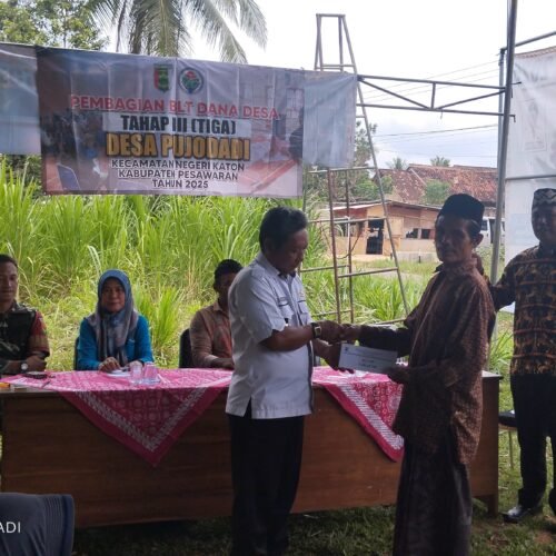 PEMERINTAH DESA PUJODADI GELAR PENYALURAN BLT DANA DESA TAHAP 3 TAHUN 2025