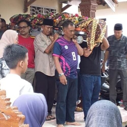 PAMAN KANDUNG KETUA JWI TULANG BAWANG BARAT TUTUP USIA
