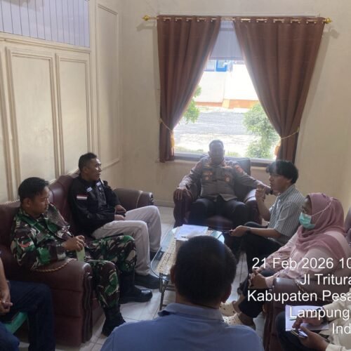 Polsek Kedondong Laksanakan Musyawarah Tindak Lanjuti Kasus Penganiayaan yang Libatkan ODGJ di Kubu Batu, Way Khilau