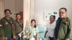 Ketua DPC LSM Trinusa Tubaba Jenguk Pasien Di RSIA Ummi Atthaya