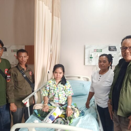 Ketua DPC LSM Trinusa Tubaba Jenguk Pasien Di RSIA Ummi Atthaya