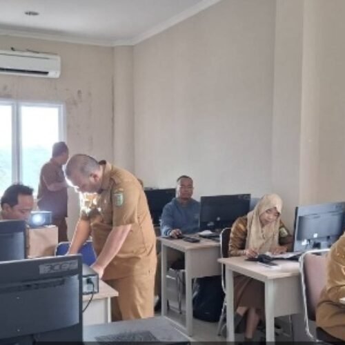 Diskominfotiksan Pesawaran Sosialisasikan Bahaya Judi Online dan Hoaks dalam TMMD ke-127