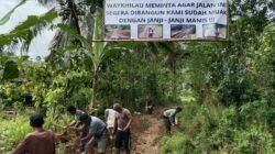 Warga Dusun Lubuk Tanoh Giat Gotong Royong Jalan Belum Pernah Tersentuh Pembangunan, Merasa Kecewa Janji-Jani Manis Pemerintah