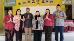 Semangat Kartini di Tubaba: Aparatur Tiyuh Karta Raharja Kompak Berkebaya sebagai Wujud Pelestarian Budaya