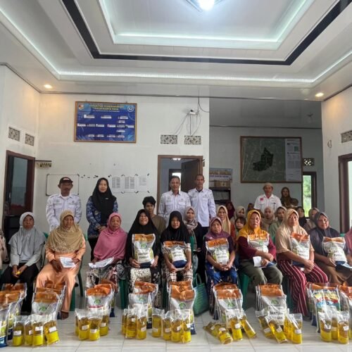 Pemerintah Tiyuh Kartaraya Salurkan Bantuan Pangan Kemensos untuk 195 KK