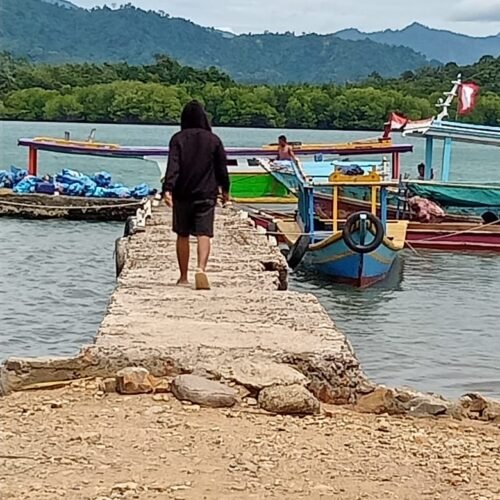 DERMAGA PELELANGAN IKAN PEMINDANGAN DI AMBANG KERUNTUHAN, NELAYAN DESAK PEMERINTAH JANGAN TUNGGU KORBAN