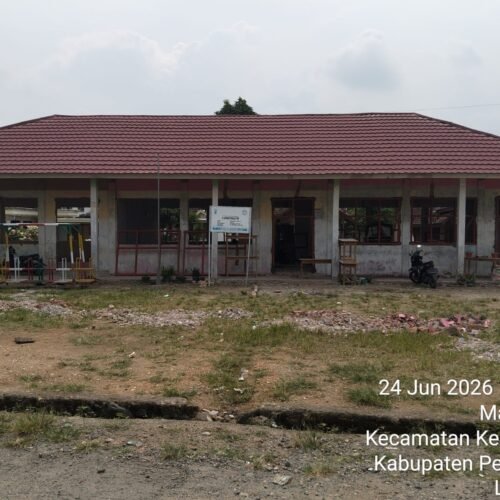DIDUGA MINIM PENGAWASAN, PEKERJAAN REVITALISASI TK JAUHAROTUN NAQIYYAH JADI SOROTAN WARGA