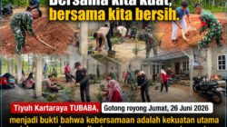 Sinergi Tanpa Batas: Babinsa, Bhabinkamtibmas, dan Warga Tiyuh Kartaraya Bersihkan Area Balai Tiyuh