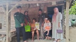 UPZIS NU Care Lazisnu Way Khilau Dan Ranting Kota Jawa Salurkan Bantuan untuk Ishak Warga Dusun Kelapa Dua Desa Kota Jawa