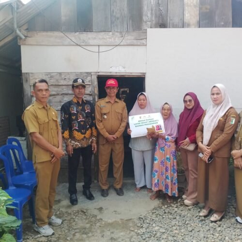 Gerak Cepat Pemda Pesawaran dan BAZNAS Berikan Bantuan Bedah Rumah untuk Lansia Tunawicara di Desa Paya