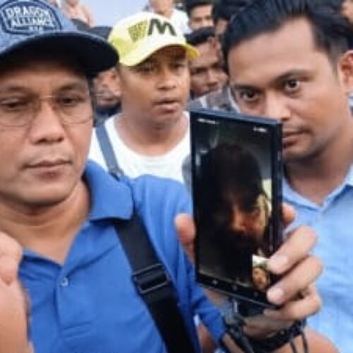 Hoax Terbantahkan! Bupati Al-Farlaky Ternyata Selalu Temui Pendemo, Bahkan Video Call Saat di Luar Daerah