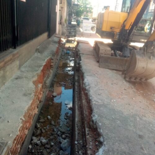 Alat Berat Dinas Kebersihan Dipakai Gali Parit Proyek PUPR Sibolga,DPP ASWAL Desak Buka Dasar Hukum Dan Anggaran!