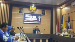 Bupati Lampung Barat Parosil Mabsus Raih Nilai A dalam Seminar Hasil Tesis Magister Administrasi Pendidikan FKIP Universitas Lampung