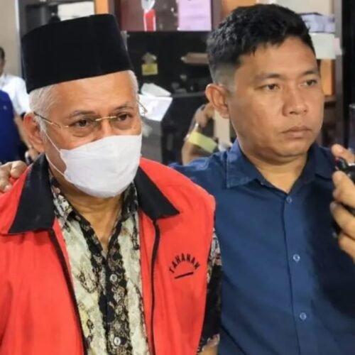 Kajati Sulawesi Tenggara Jebloskan Dua Orang Tersangka Korupsi Mamin Rp4,2 M, Ke Hotel Prodeo